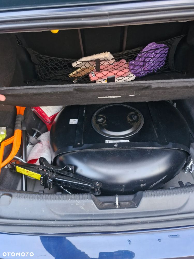 Jaguar XE 2.0 T Prestige - 22