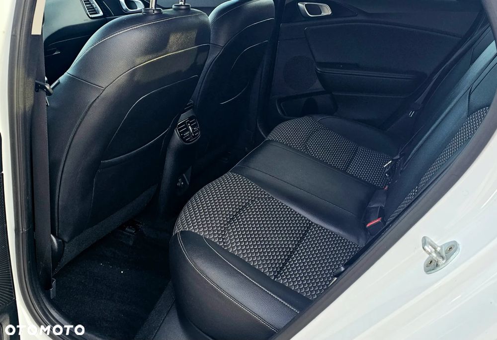 Kia Ceed 1.5 T-GDI OPF Platinum Edition - 40