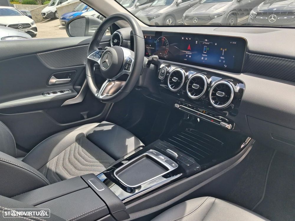 Mercedes-Benz A 250 e AMG Line - 15