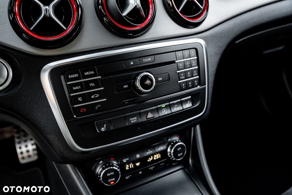 Mercedes-Benz CLA 250 7G-DCT AMG Line - 31