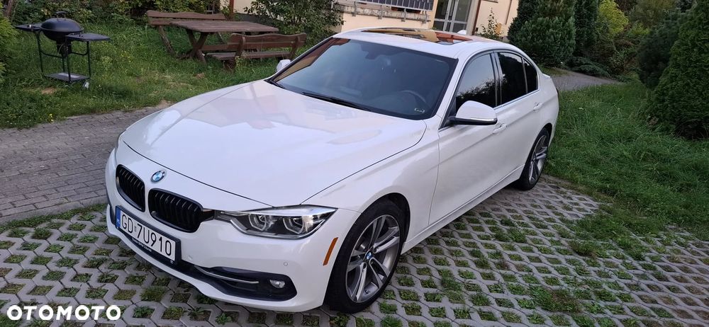 BMW Seria 3 330i Sport Line - 2