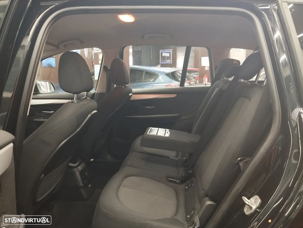 BMW 216 Gran Tourer d - 13
