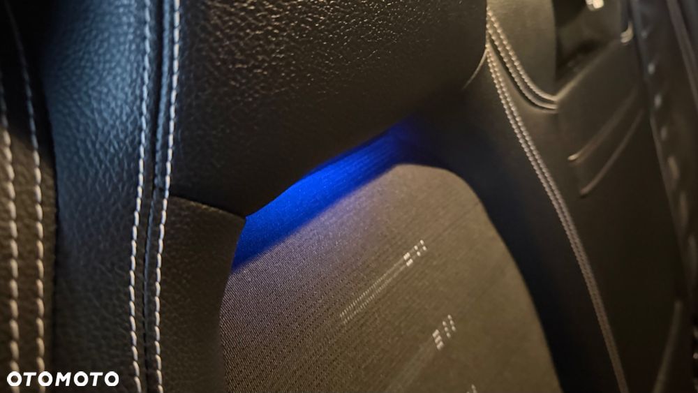 Mercedes-Benz GLA - 16