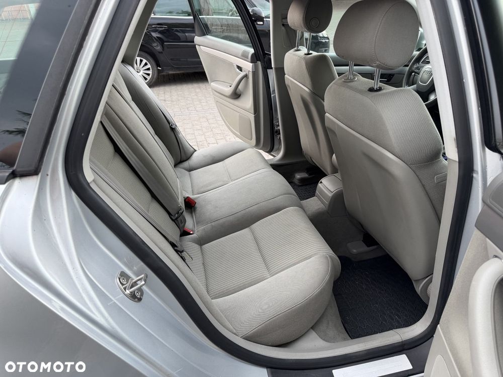 Audi A4 Avant 2.0 TDI - 8