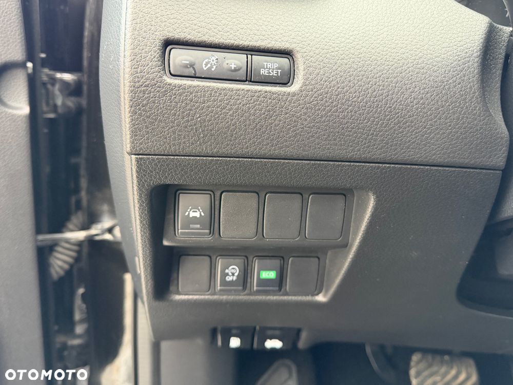 Nissan Qashqai 1.3 DIG-T N-Connecta DCT - 25