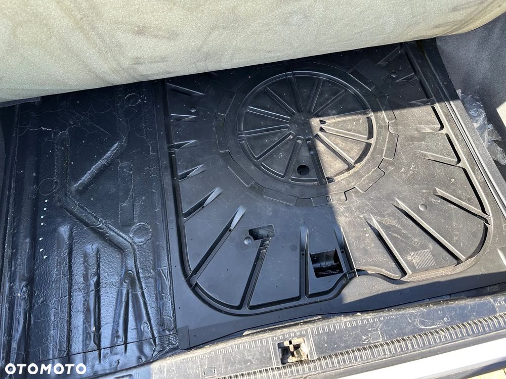 Mercedes-Benz W124 (1984-1993) - 13