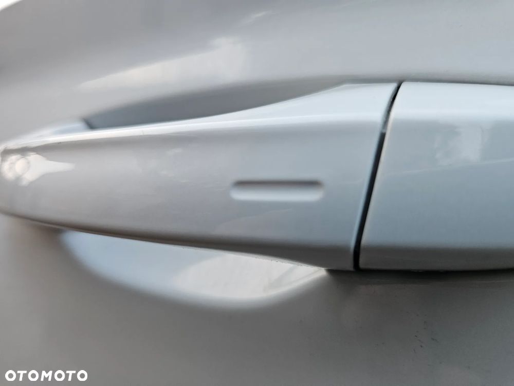 Skoda Superb 2.0 TDI DSG Premium Edition - 32