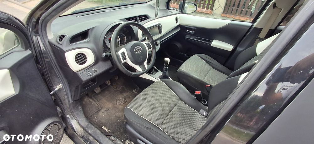 Toyota Yaris - 10
