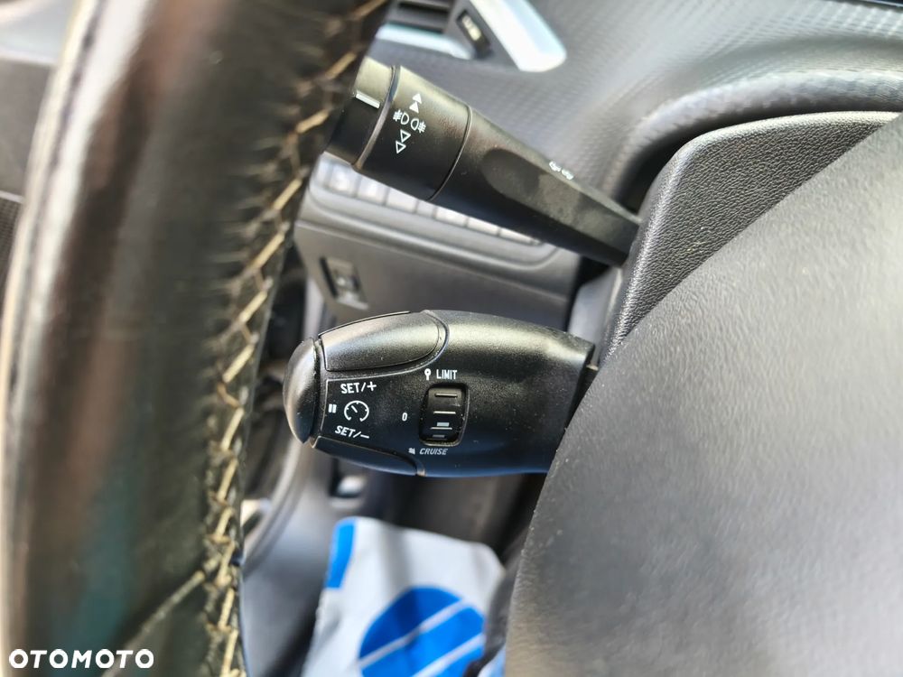 Peugeot 2008 1.2 VTi Allure - 18