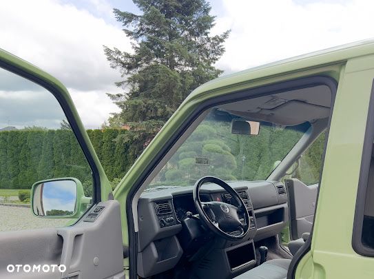 Volkswagen Multivan - 11