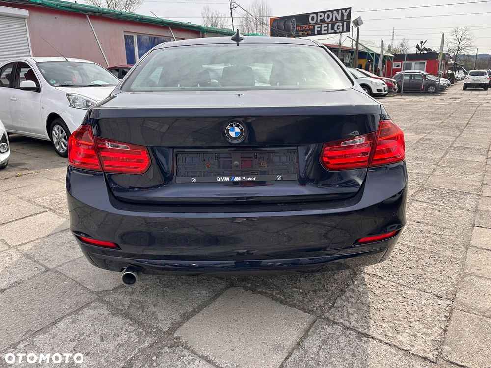 BMW Seria 3 318d Blue Performance Sport Line - 25