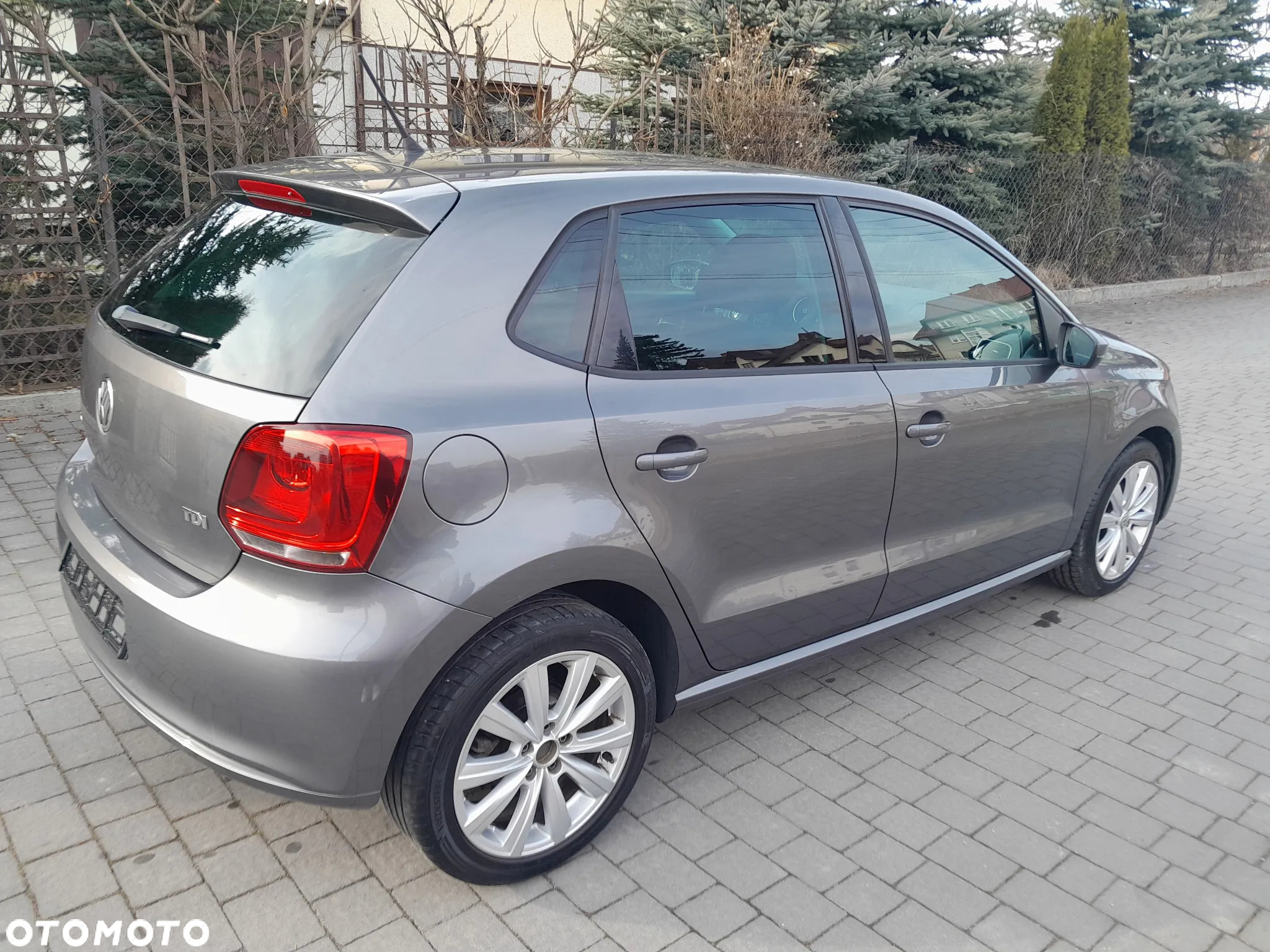 Volkswagen Polo 1.6 TDI Blue Motion Style - 4