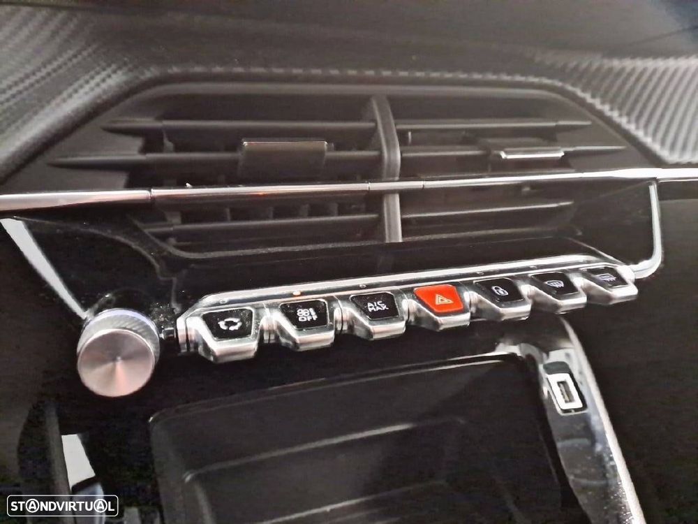 Peugeot 208 1.2 PureTech Active Pack - 21