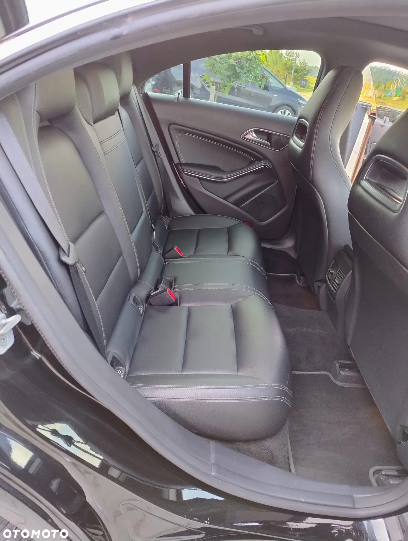 Mercedes-Benz CLA 250 4Matic 7G-DCT - 14