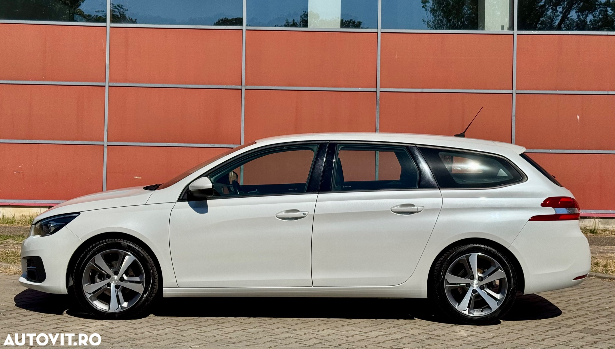 Peugeot 308 SW BlueHDi 130 Allure Pack - 19