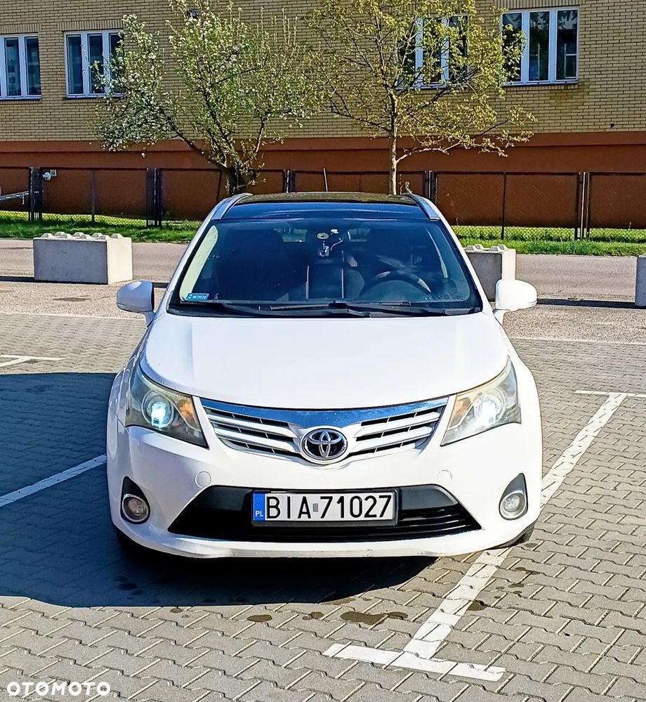 Toyota Avensis 2.0 D-4D Premium - 2