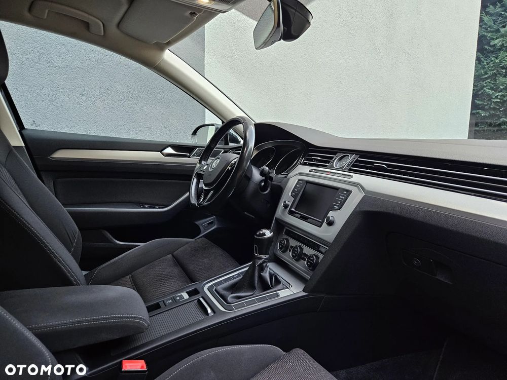 Volkswagen Passat 2.0 TDI (BlueMotion Technology) Comfortline - 13