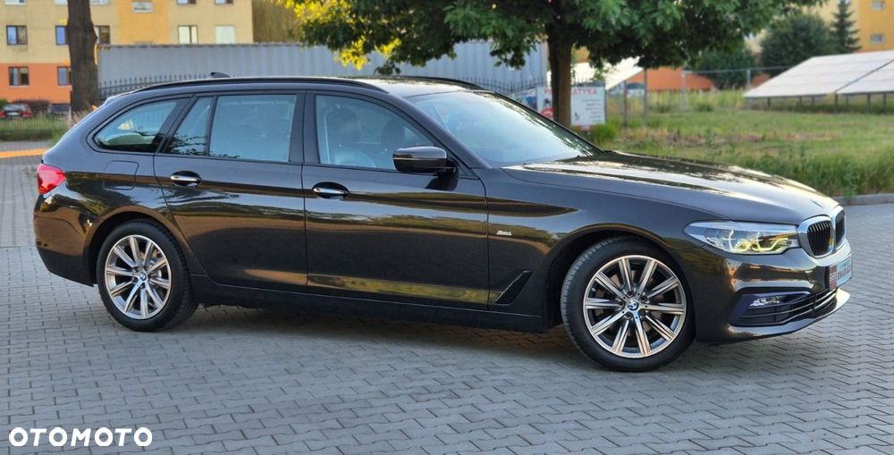 BMW Seria 5 520d Sport Line - 30
