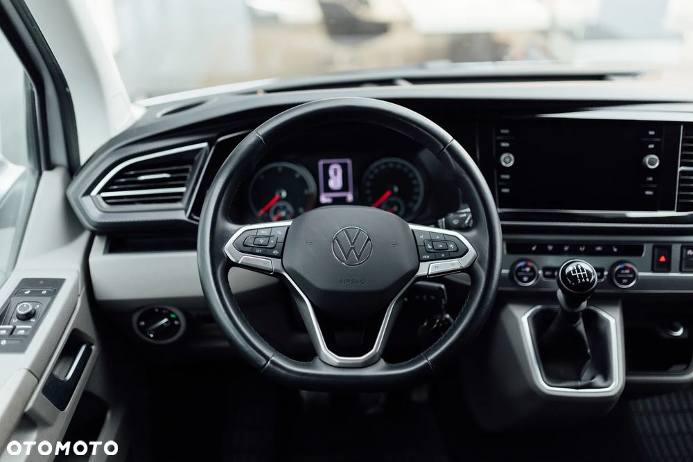 Volkswagen Caravelle - 17