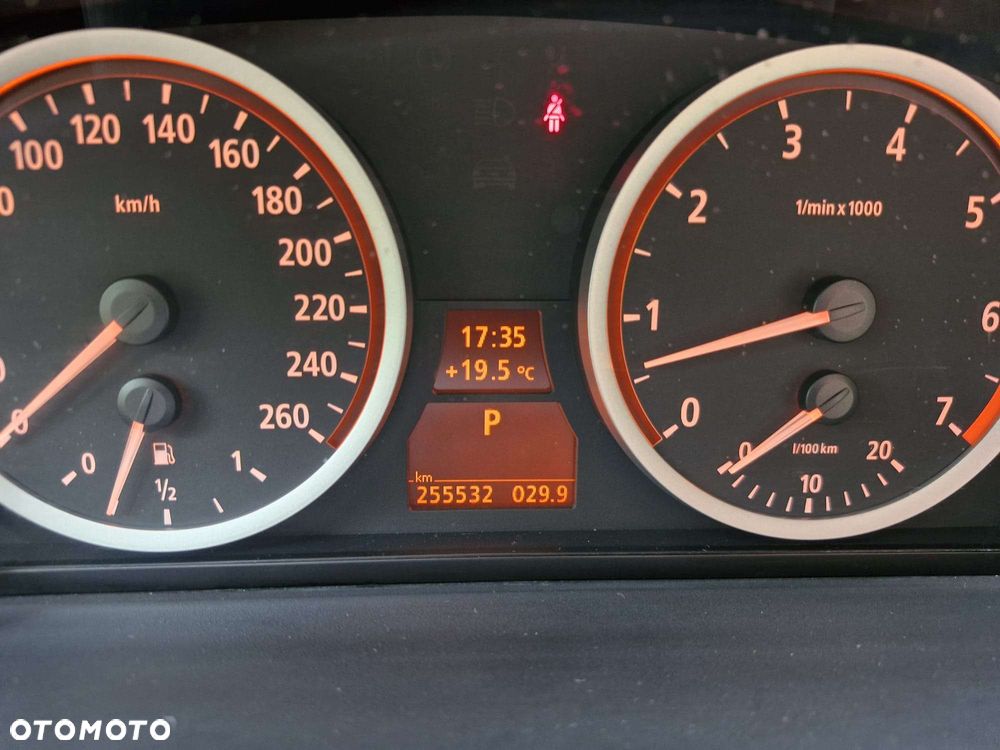 BMW Seria 5 523i - 11