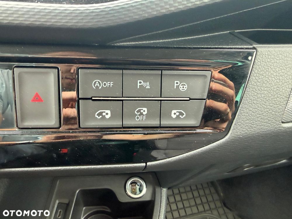 Volkswagen Multivan - 20