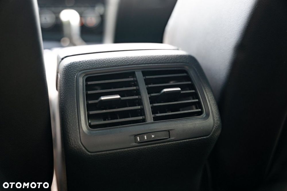 Volkswagen Golf - 30