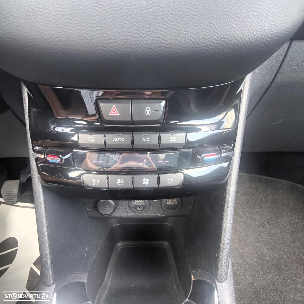 Peugeot 208 1.4 VTi Allure - 17