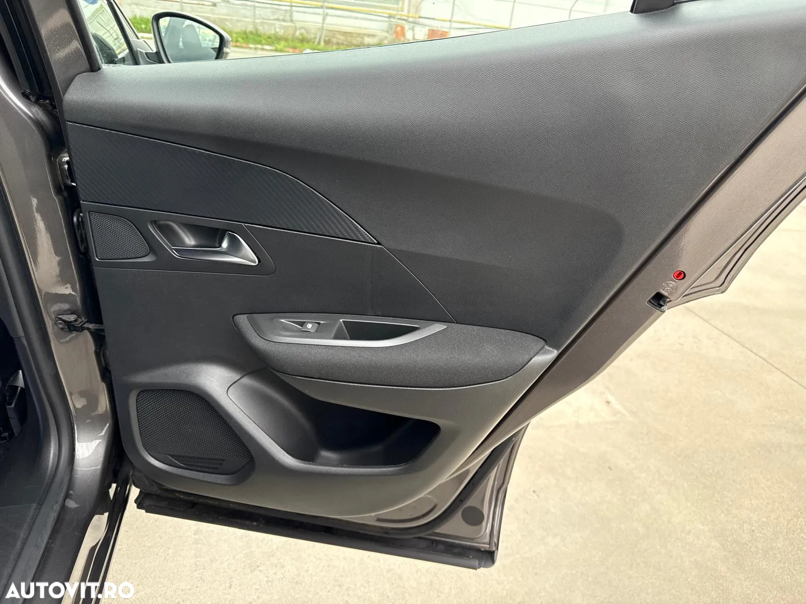 Peugeot 2008 1.2 PureTech EAT8 STT Active Pack - 40