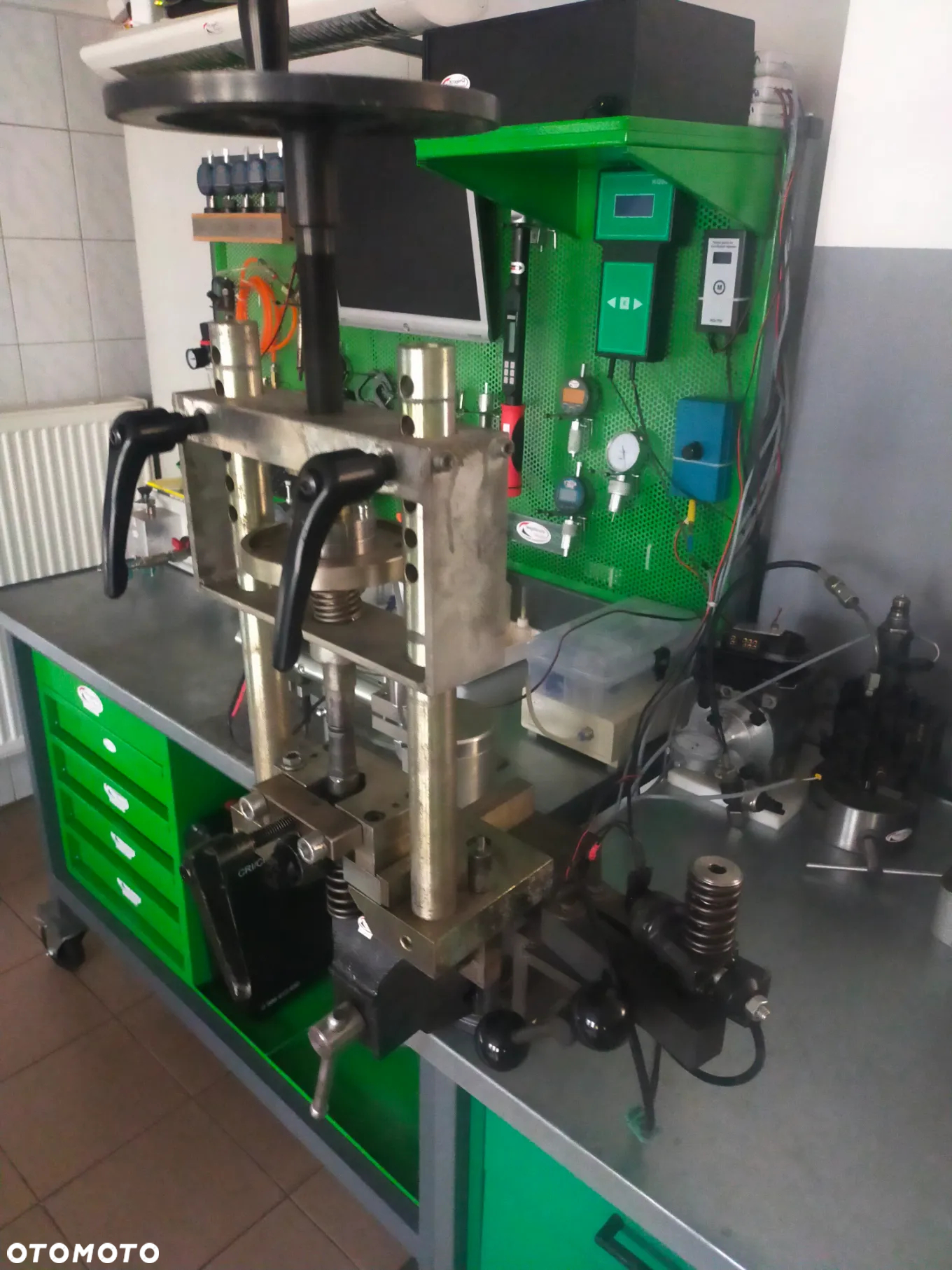 EPS 100 tester wtryskiwaczy Bosch . 0684200704 TCR 5001 - 16