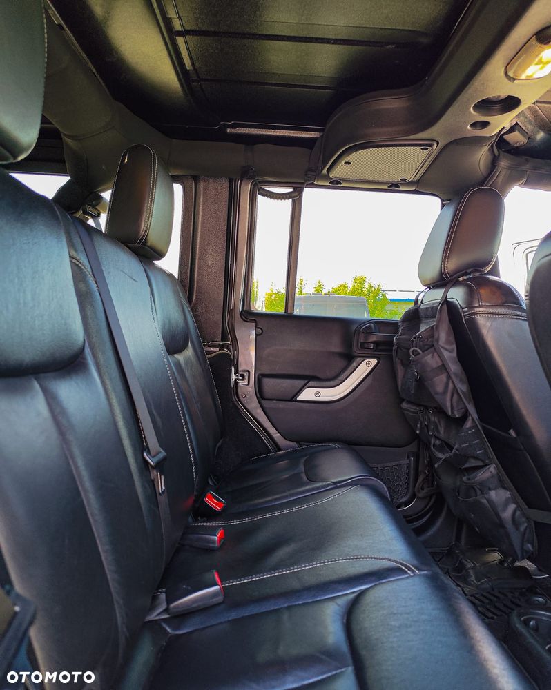 Jeep Wrangler - 13