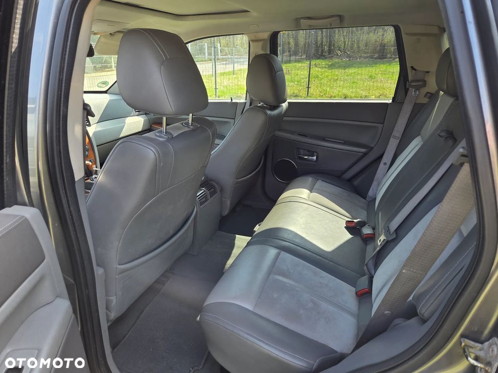 Jeep Grand Cherokee 5.7 V8 HEMI Automatik Overland - 11