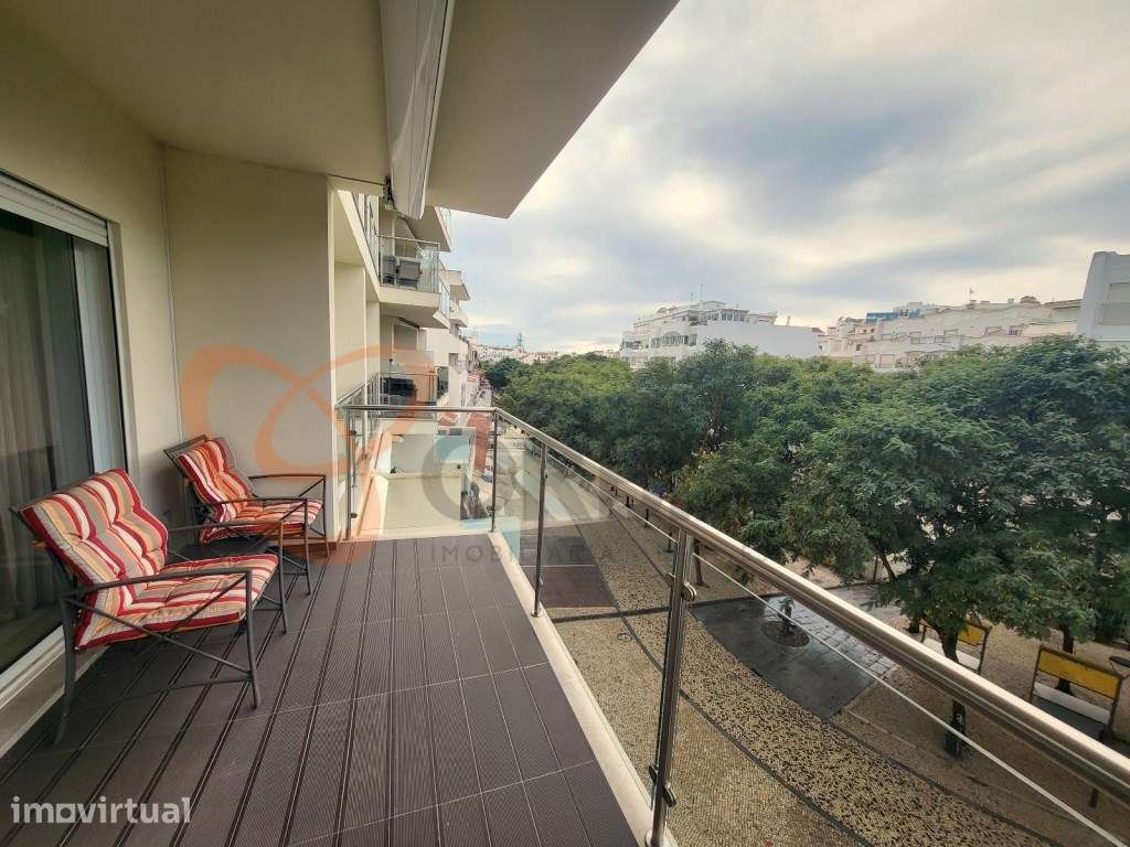 Apartamento T2 para venda no centro de Albufeira perto da praia - Grande imagem: 2/26