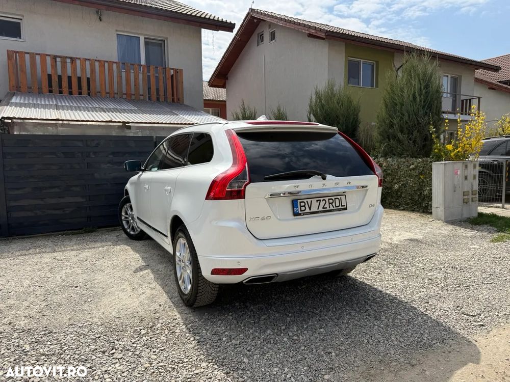 Volvo XC 60 D4 Momentum Pro - 10