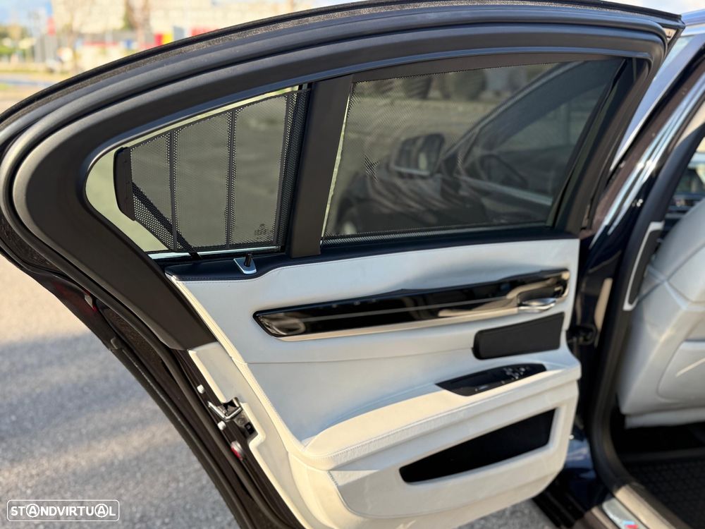 BMW 740 d xDrive Pack M - 18