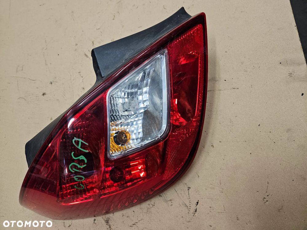 Opel Corsa D  lampa tył tylna prawa lewa  5D - 6