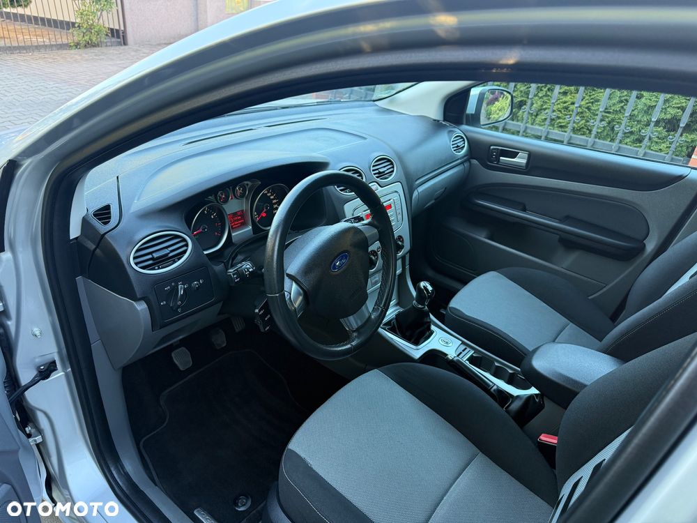 Ford Focus 1.6 Comfort X / 100 - 21