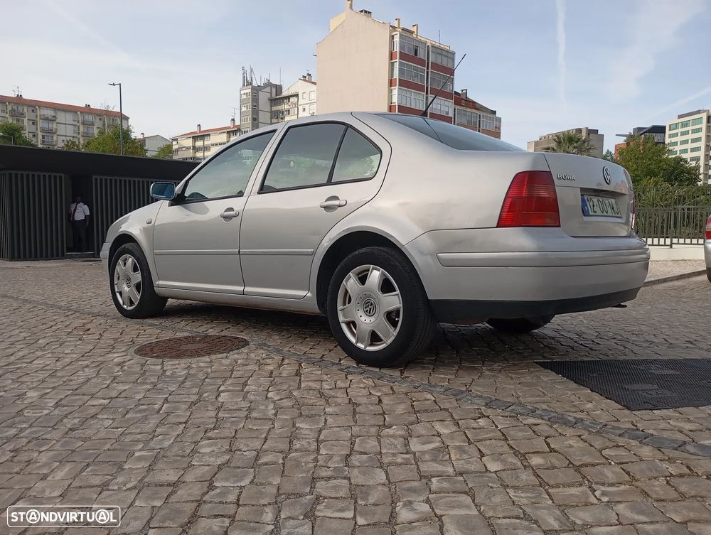 VW Bora 1.9 TDi Confortline - 1