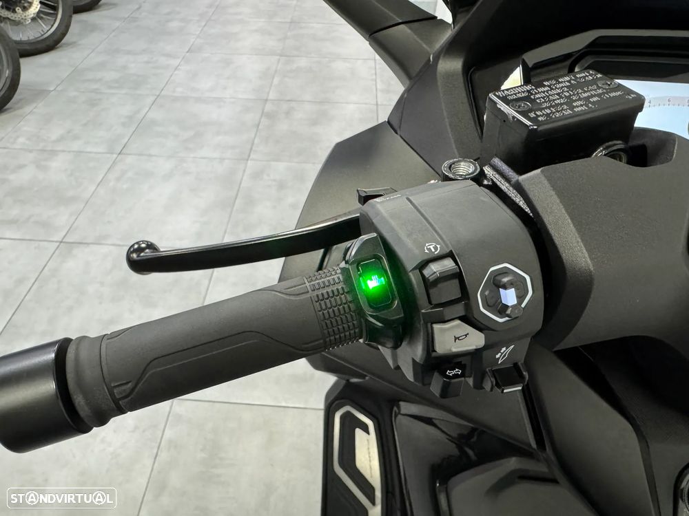 Honda Forza 125 Special Edition - 7