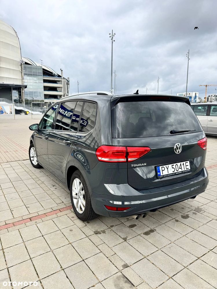 Volkswagen Touran - 5