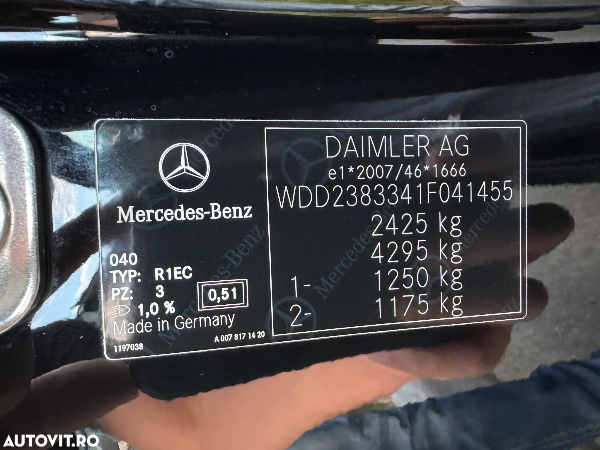 Mercedes-Benz E 350 d 4Matic Coupe 9G-TRONIC AMG Line - 26