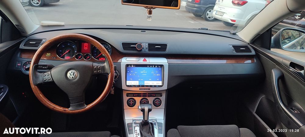 Volkswagen Passat Variant 2.0 TDI DPF DSG Sportline - 3