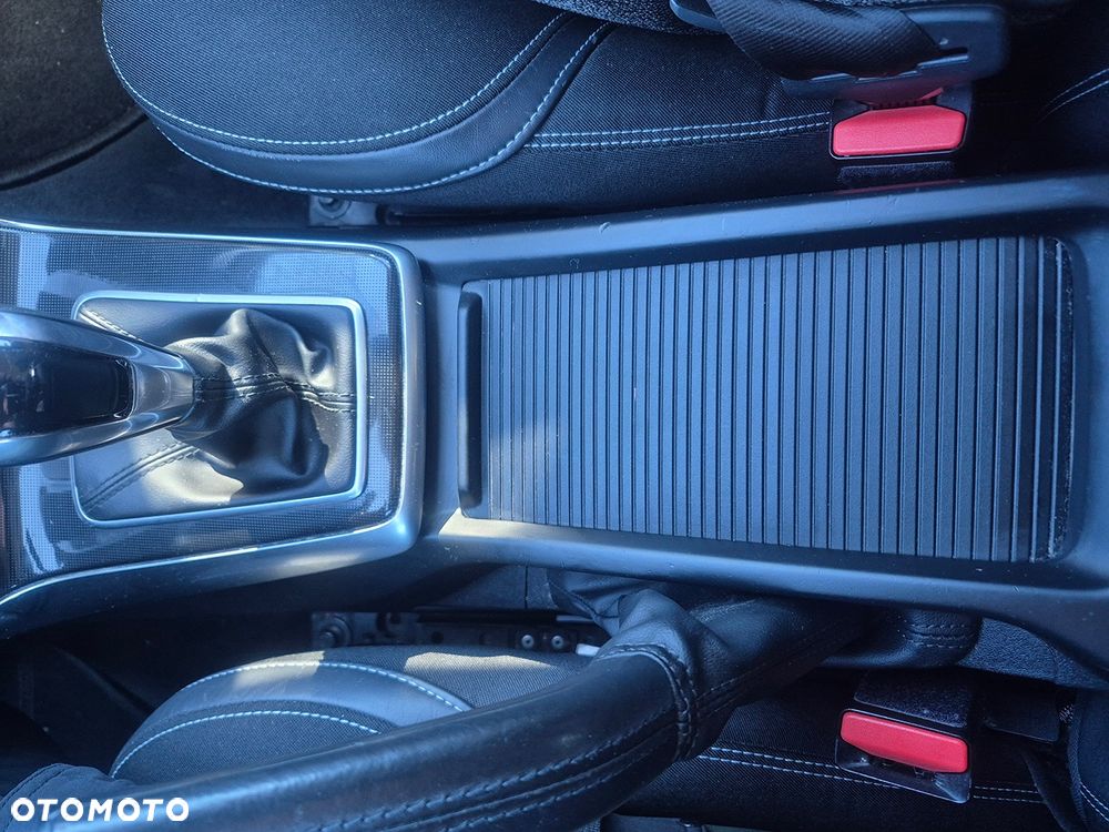 Volvo V40 D2 Drive-E R-Design Kinetic - 34