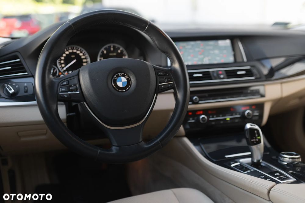 BMW Seria 5 520d xDrive - 18