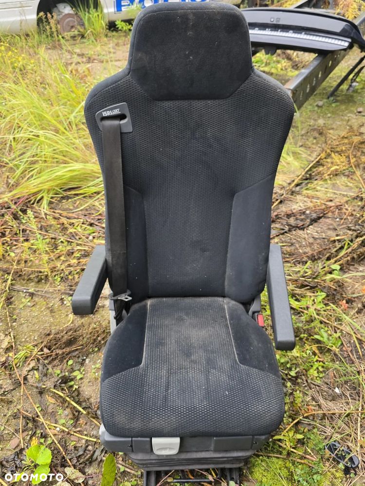 FOTEL PNEUMATYCZNY PRAWY ISIRI MAN TGX TGL - 1