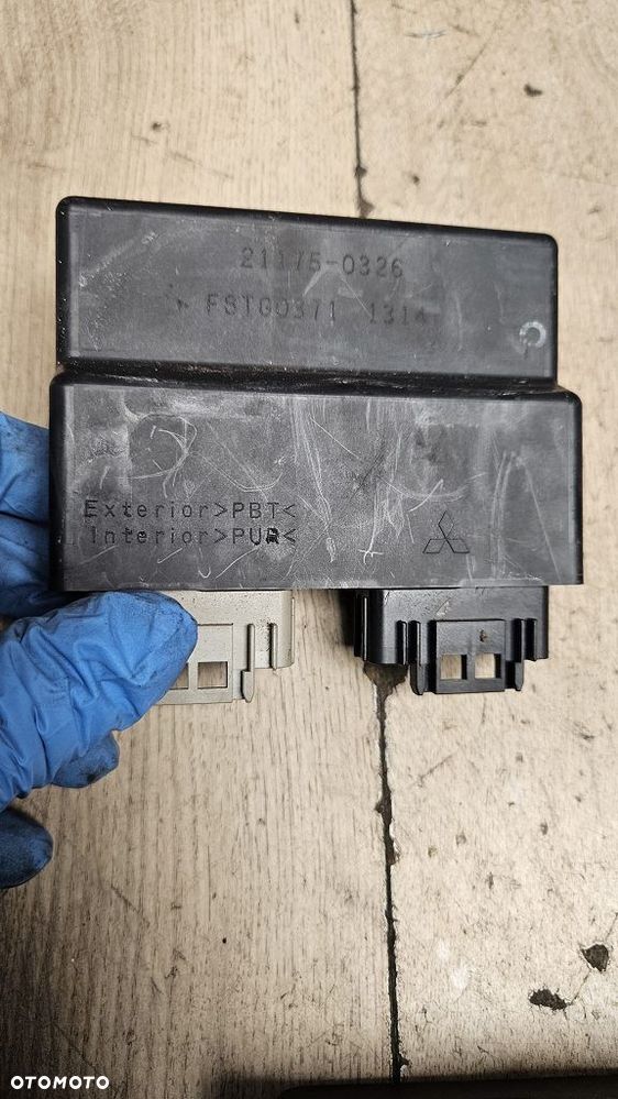 Sterownik silnika ECU Kawasaki ZX10R (2011) 21175-0326  F8TG0371 - 3