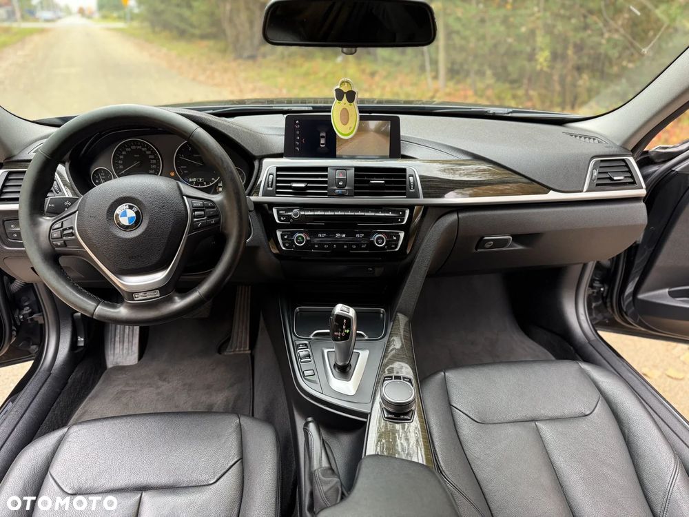 BMW Seria 3 318d Luxury Line - 9