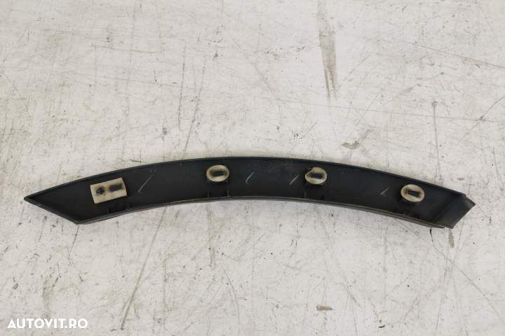 Bandou Overfender Stanga Spate Original Stare Buna	 Land Rover  Range - 4