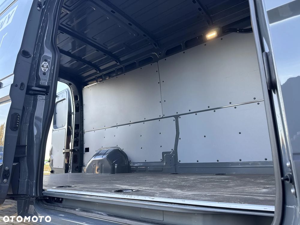 Nissan Interstar - 12