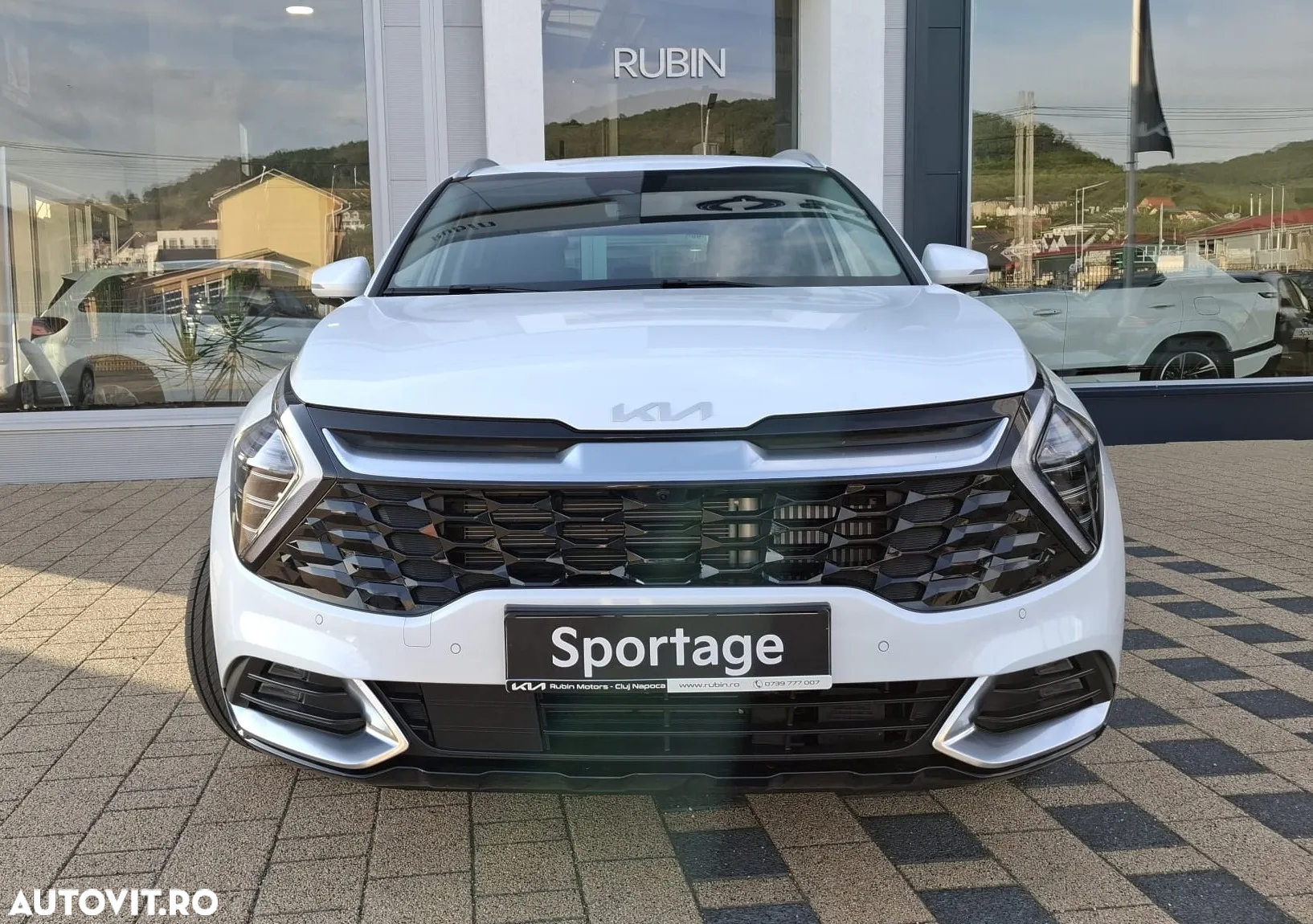 Kia Sportage 1.6 T-GDI PHEV 6AT 4x4 Business Line - 2