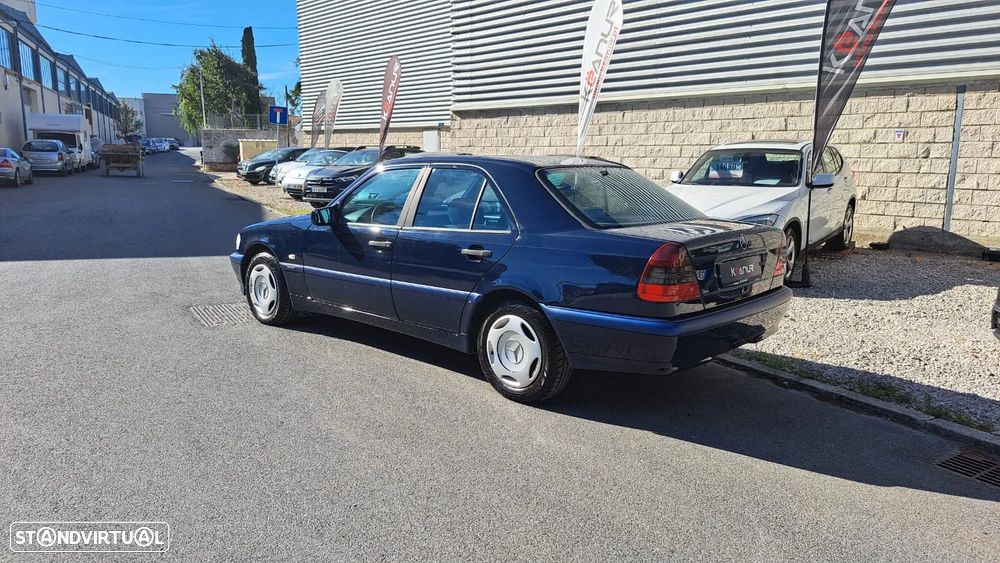 Mercedes-Benz C 180 Classic - 22